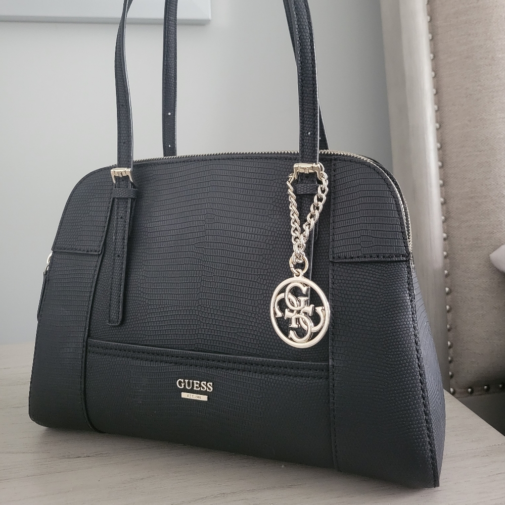 GUESS Black Huntley Purse Medium